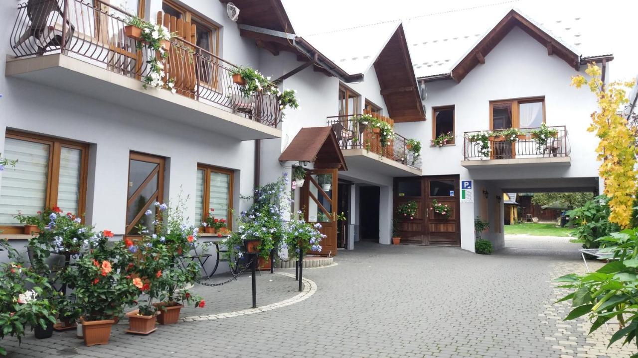 Pokoje Do Wynajecia U Lusi Apartment Krościenko Exterior foto